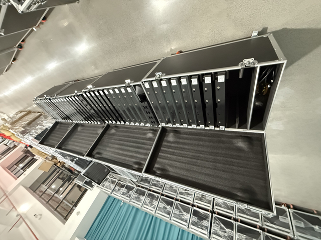 航空箱带配件槽